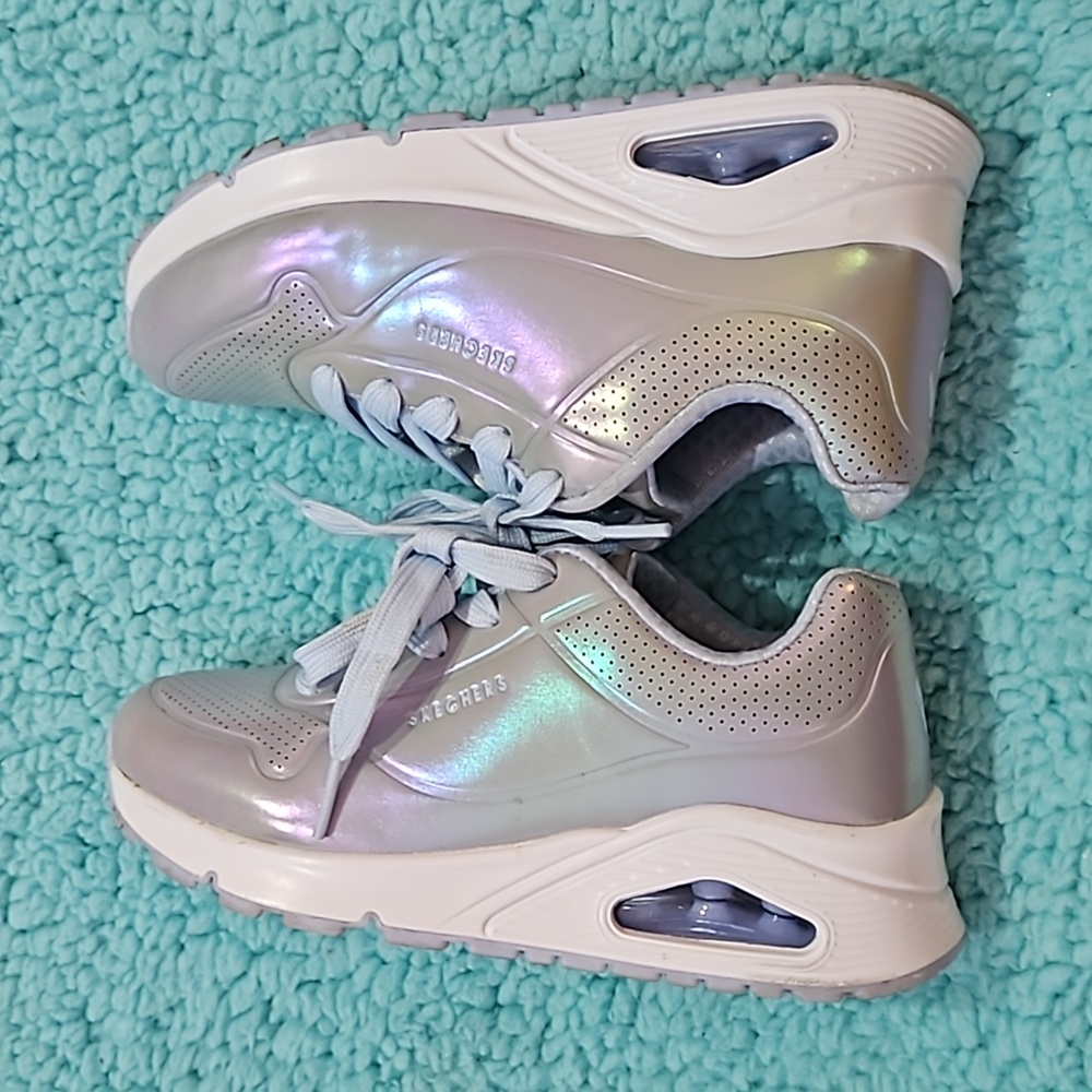 Sketchers - Picture 5 of 5